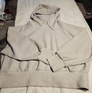 Old Navy Men's Cream Textured Crewneck Hoodie